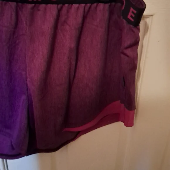 Women's Under Armour shorts NWT - Picture 4 of 4